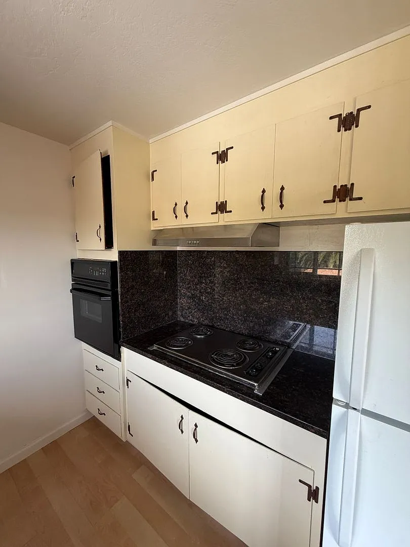 Modern 2BR/1BA in the Heart of Redwood City — Photo 2