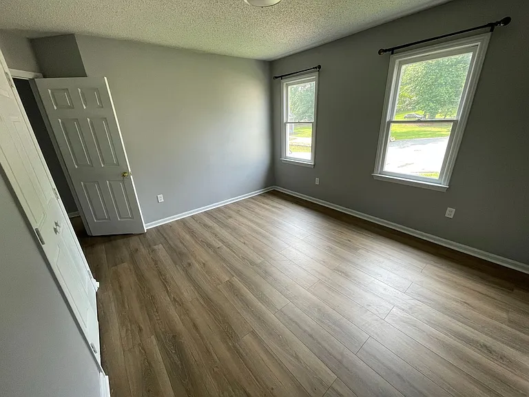 1307 Newfoundland Ct — Photo 24