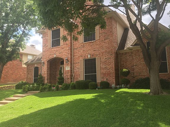 Custom home in Grapevine, TX