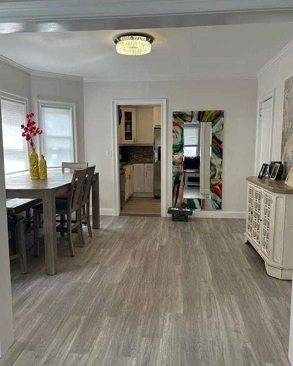 1st image of 15 Oak Ave #0