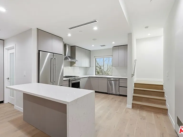 1006 Hancock Ave #C — Photo 5