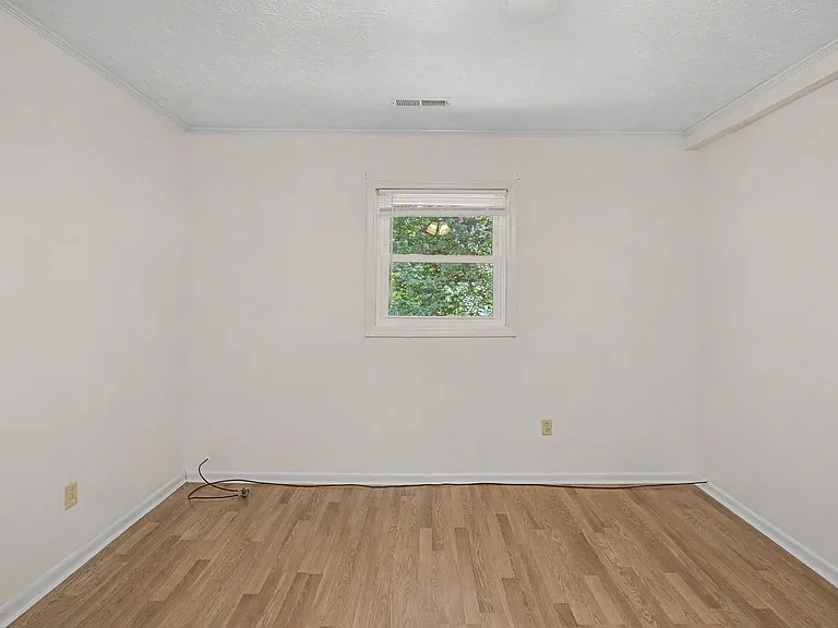 19 Shanna Dr — Photo 17