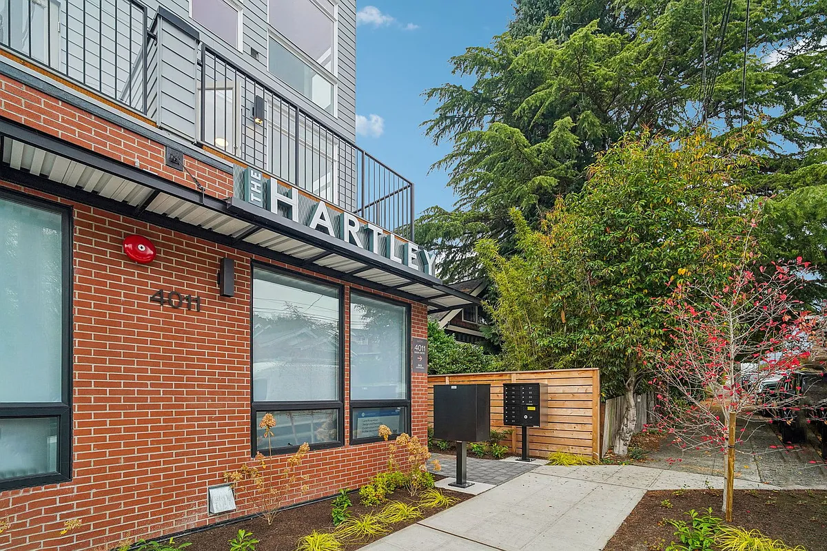 Building Photo - The Hartley