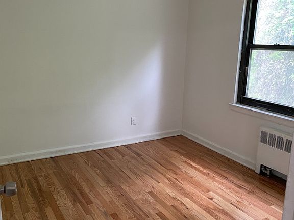 5th image of 367 Park View Ave APT 2