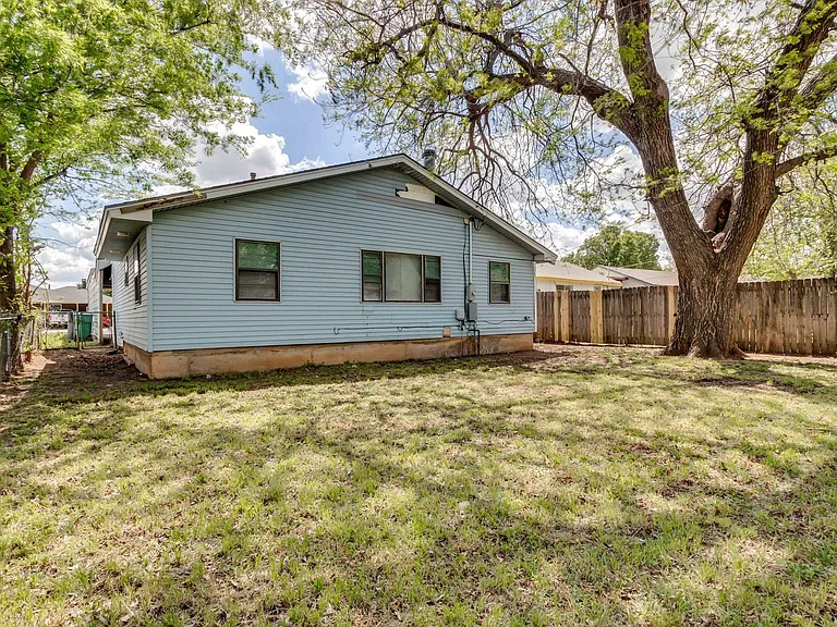 1005 SW 63rd St — Photo 57