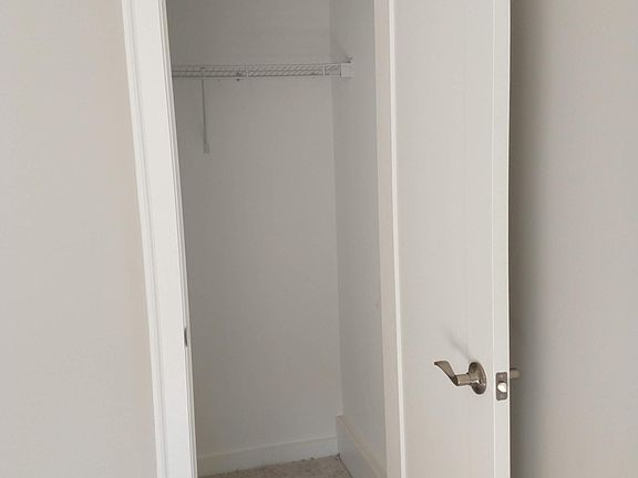 5th image of 870 Kenway Ave
