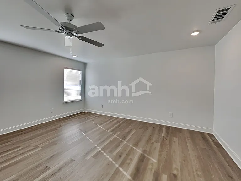 216 Latitia Ln — Photo 8