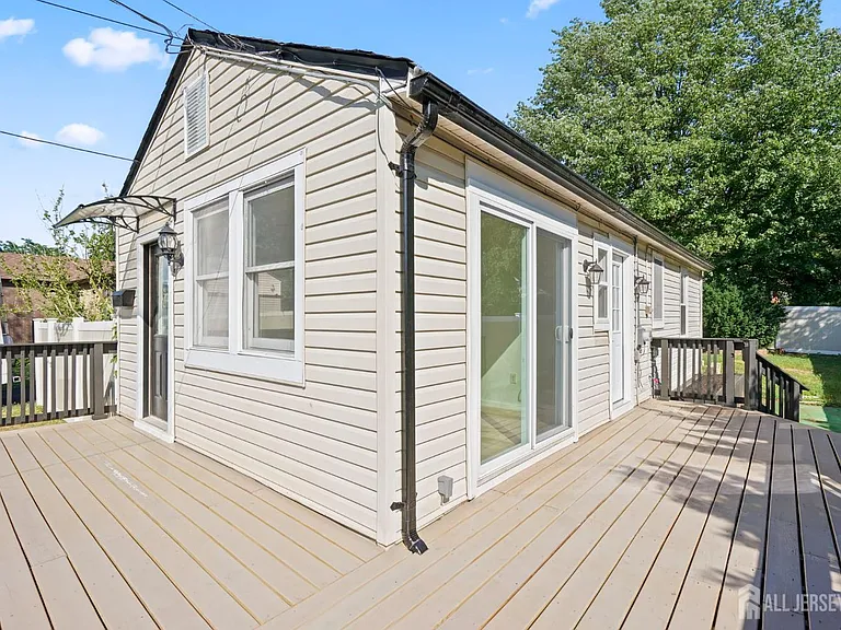 250 Brookside Ave — Photo 20