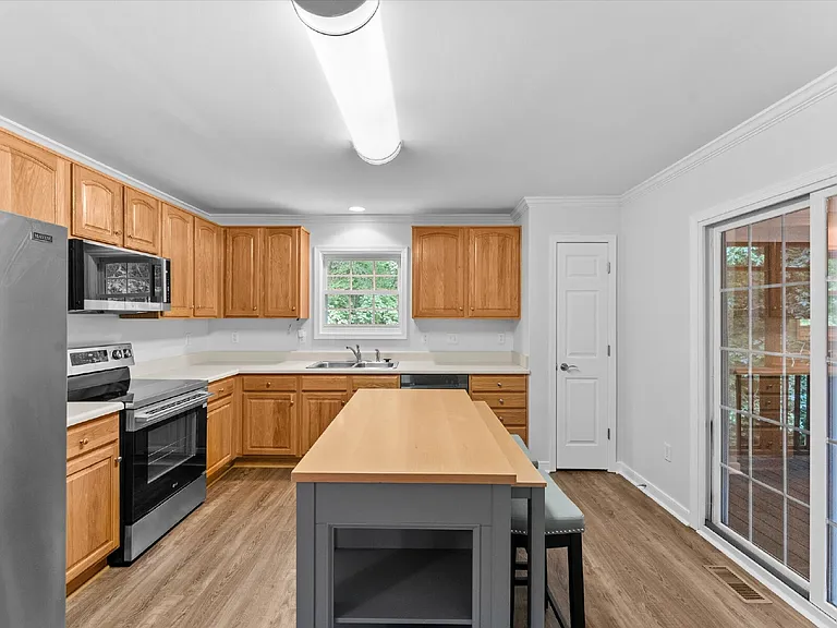 5701 Hereld Green Dr — Photo 25