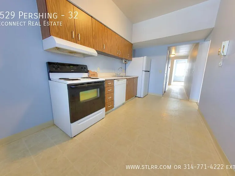 5529 Pershing Ave #32 — Photo 2