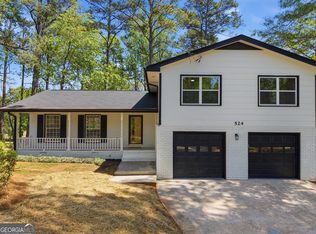 524 Fond Du Lac Dr, Stone Mountain, GA 30088