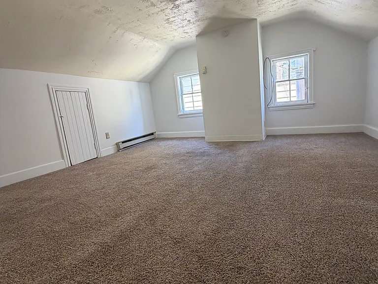 449 Race St — Photo 9