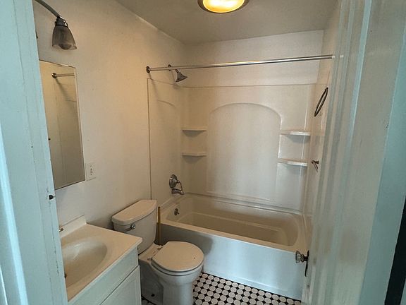 2nd image of 83-85 South St #83-85
