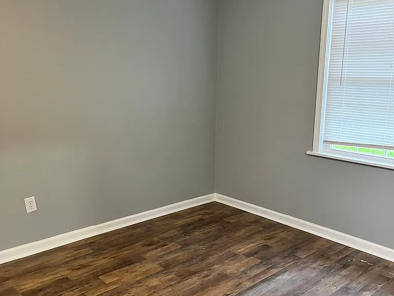 1502 E Laburnum Ave — Photo 5