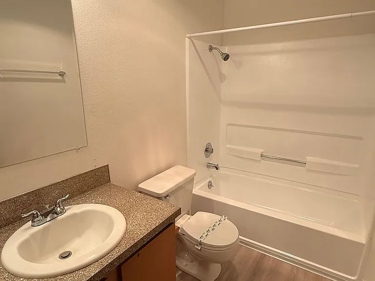 CCH5114--Apple Knoll Townhomes — Photo 13