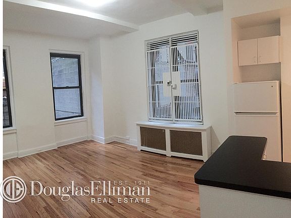 2nd image of 140 E 46th St #2S______