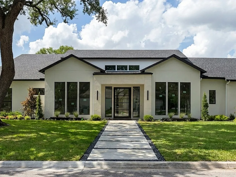 7047 Midbury Dr
