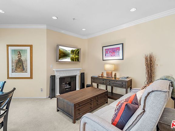 4th image of 620 S Gramercy Pl APT 222
