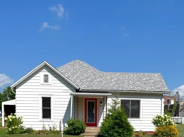 140 N Sycamore St, Dana, IN 47847