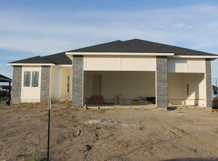 5501 149th St, Urbandale, IA 50323