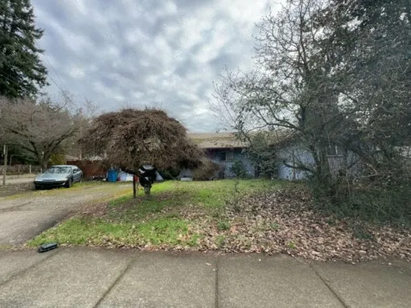 3734 12th St SE, Salem, OR 97302