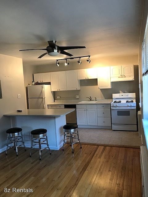 1st image of 1101 N Bellaire St APT 305