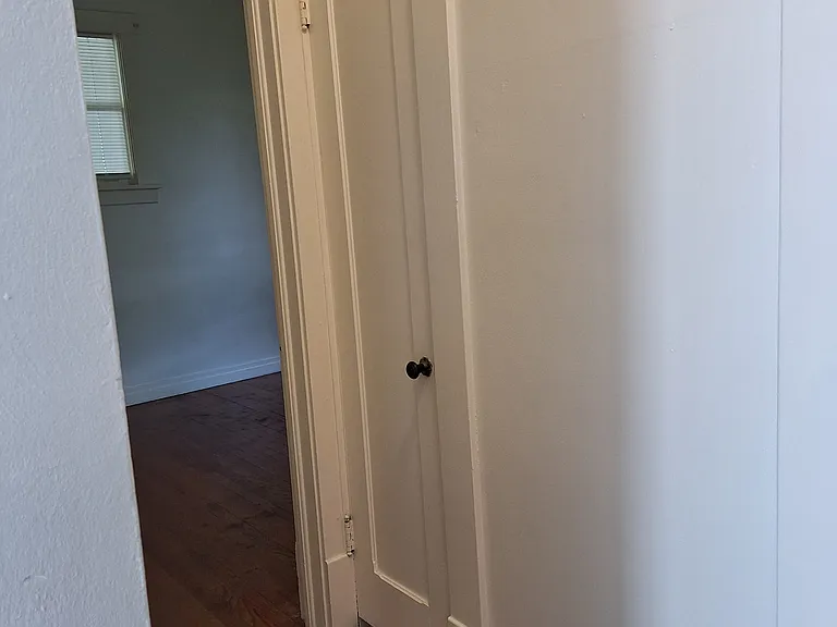 408 N Michigan St — Photo 9