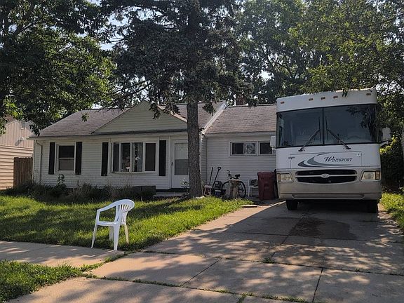 2nd image of 26580 Clancy St