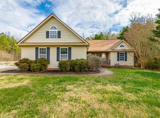 1216 Jacob Dr, Soddy Daisy, TN 37379