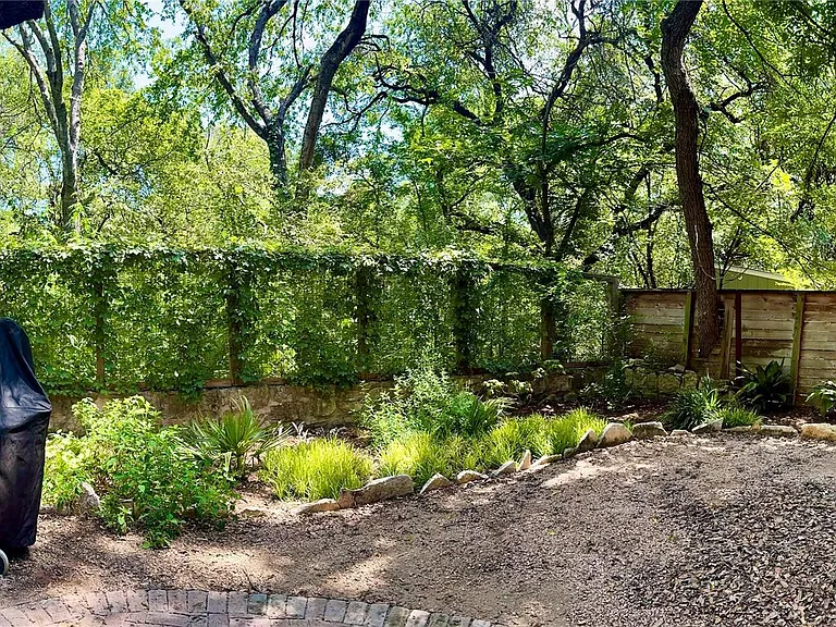 702 W Gibson St — Photo 39
