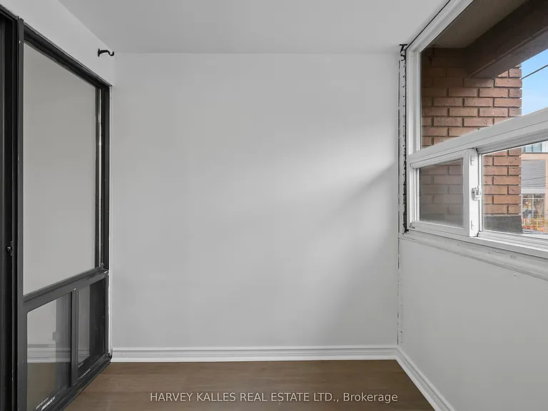 353 Queen St W #10 — Photo 21