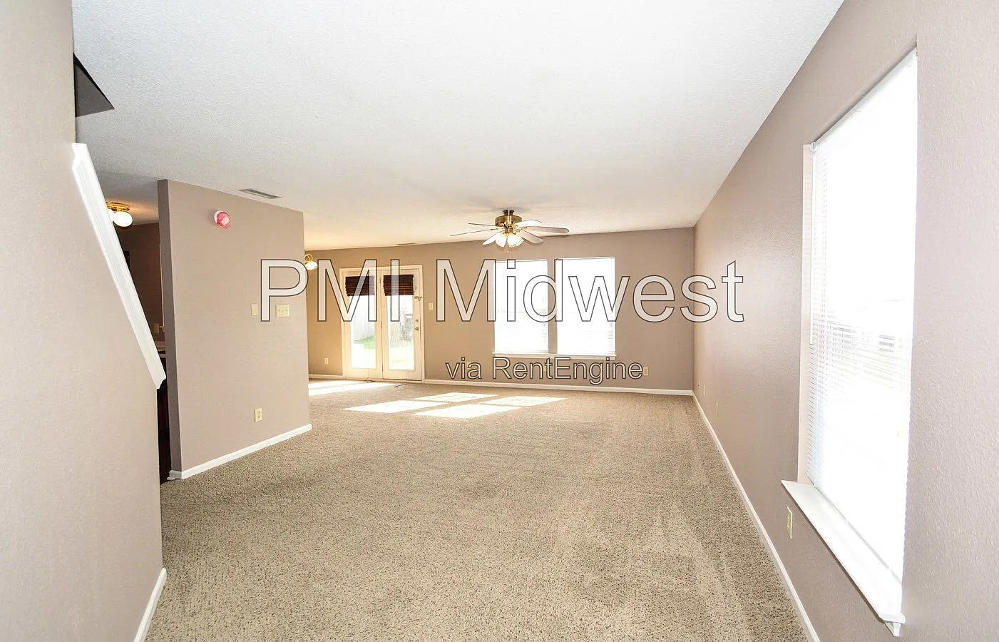 3 bed, 2.5 bath, 1744 sqft, $1,800 — Photo 2