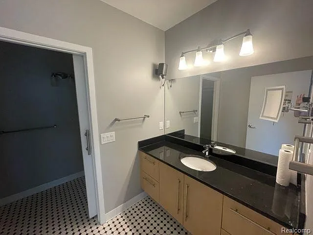 614 S Troy St #205 — Photo 26