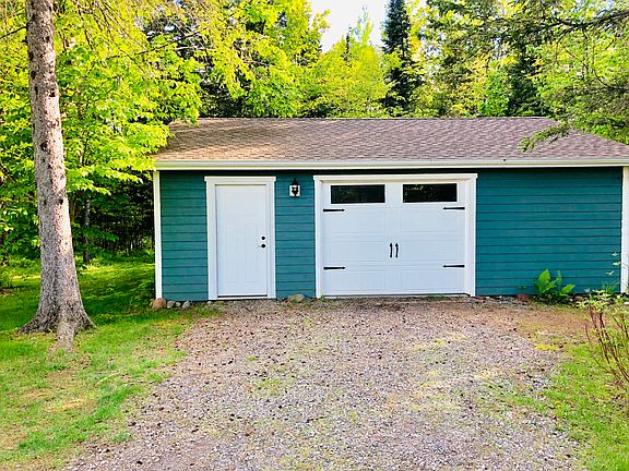 Extra detached garage