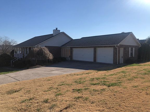 Spacious 3 car garage