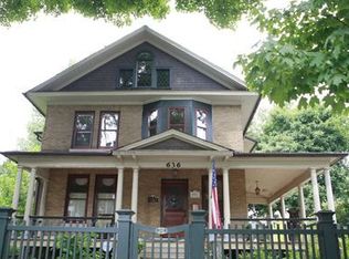 636 Park St, Elgin, IL 60120