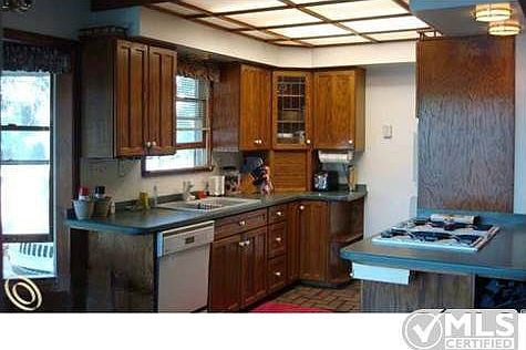 EL Kitchen-2.jpg