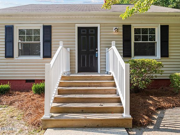 3rd image of 204 Hillcrest Drive