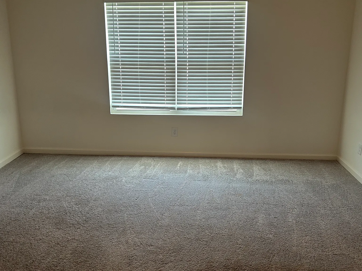 3 bed, 2.5 bath, 1420 sqft, $1,695 — Photo 4