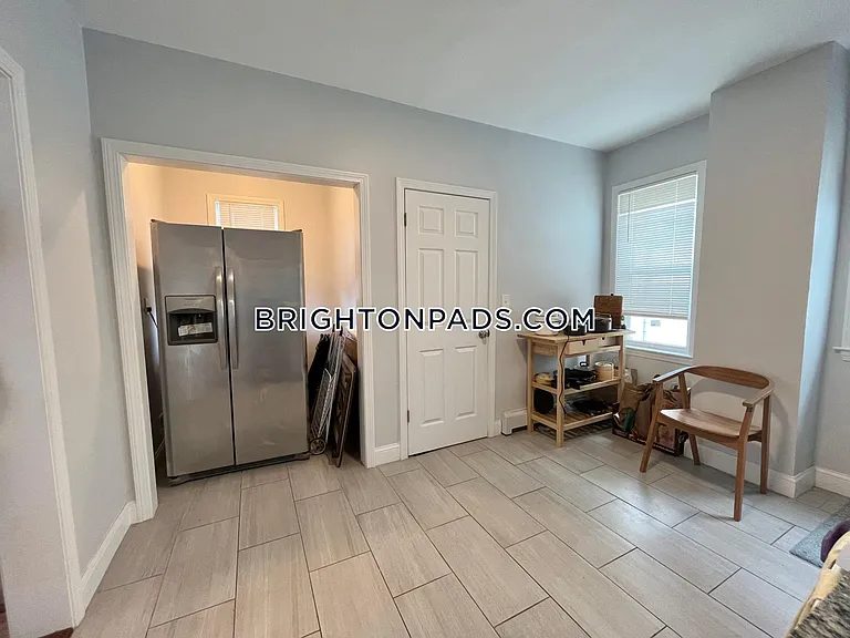 29 Waverly St #1 — Photo 6