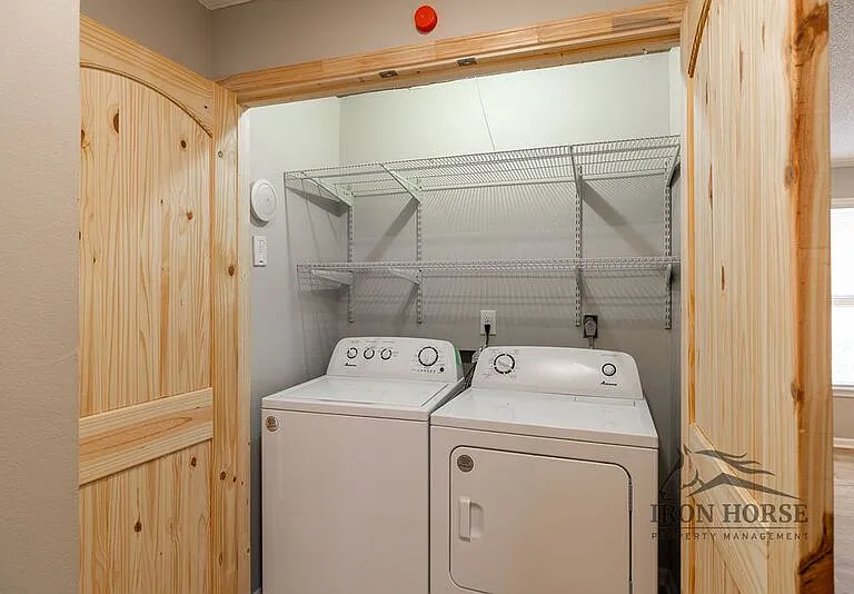 116 Barrington Dr #4 — Photo 9