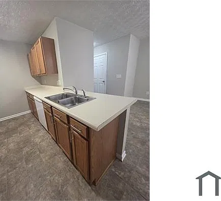 2 bed, 1428 sqft, $1,700 — Photo 3