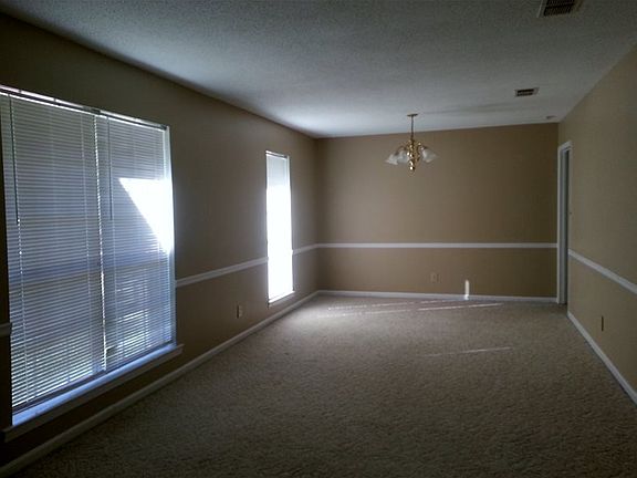4th image of 512 Shady Grove Dr