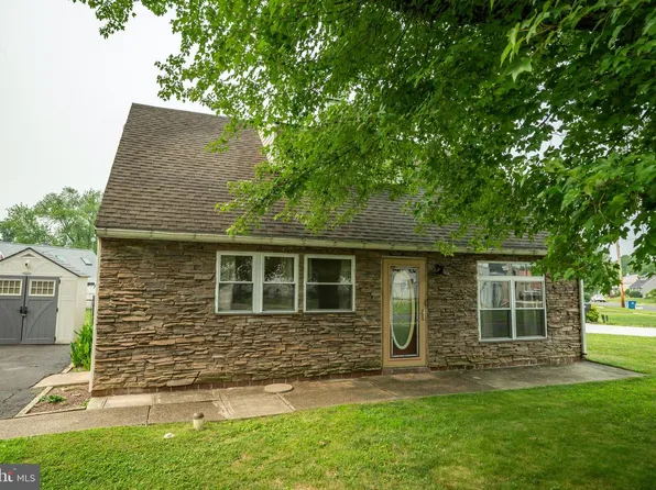 587 Arbor Rd, Morrisville, PA 19067