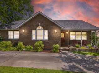 106 S Maple St, Blue Eye, MO 65611