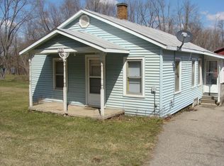 1231 E Riverside Dr, Ionia, MI 48846
