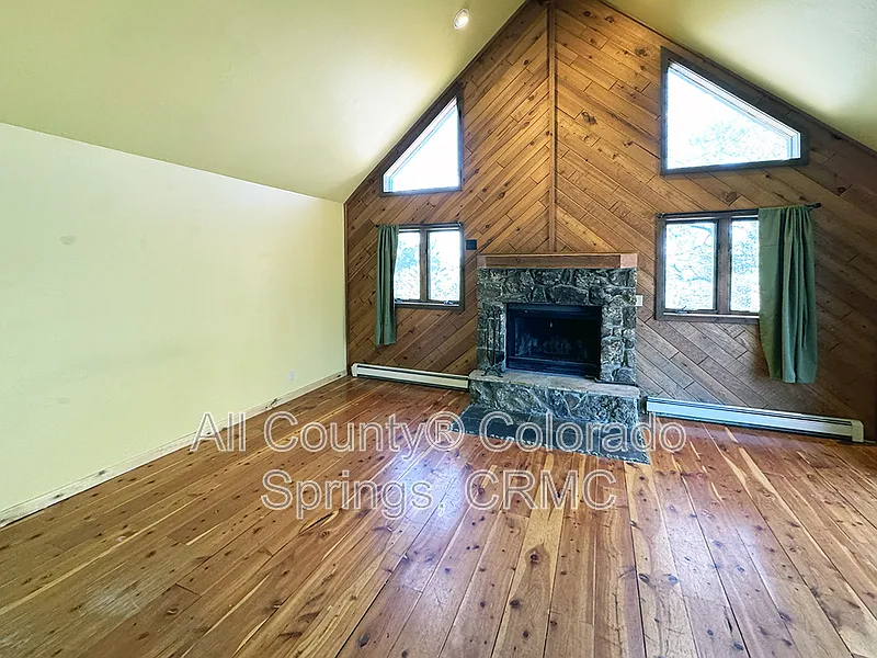 3 bed, 2.0 bath, 1700 sqft, $2,200 — Photo 4