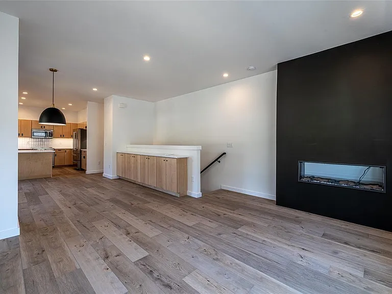 113 W Whitman St #A — Photo 3
