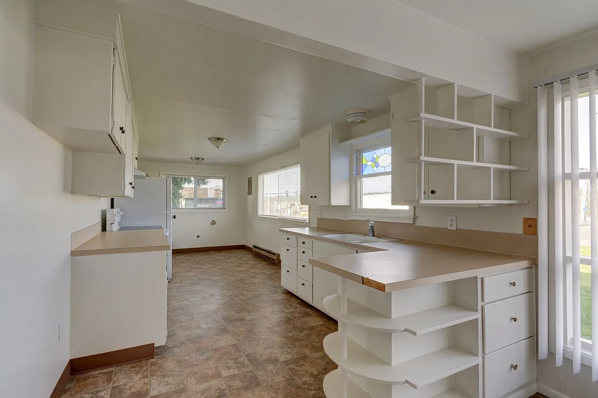Building Photo - M1364 - 33010 SR 20