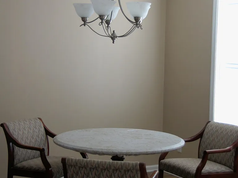 1192 Carriage Dr — Photo 4